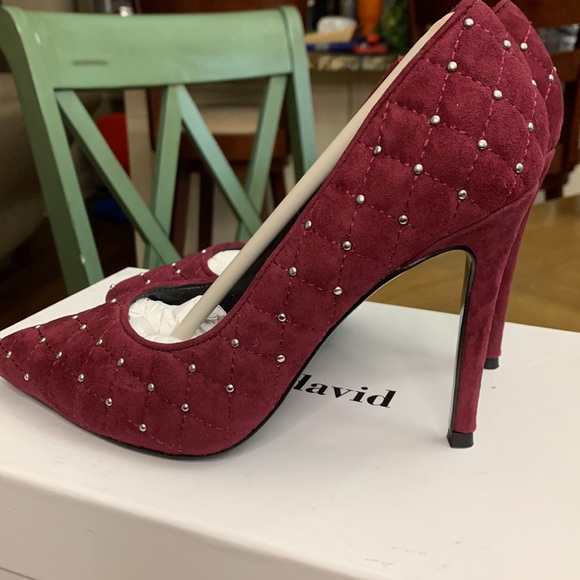 NWT Charles David Castle Studded Heels 5 Cabernet - Picture 7 of 12
